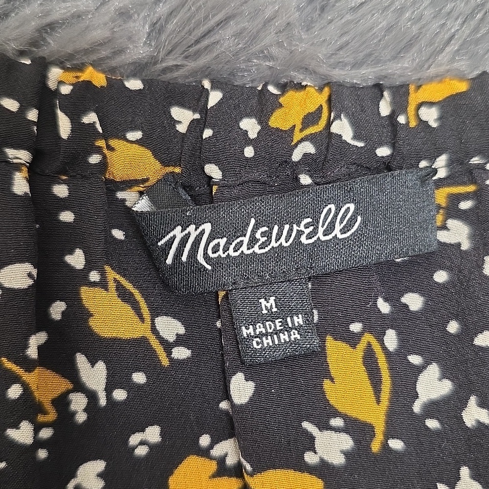 Madewell-Off-Shoulder Top-In Falling Leaves- 100%Silk. Size M - Picture 6 of 6
